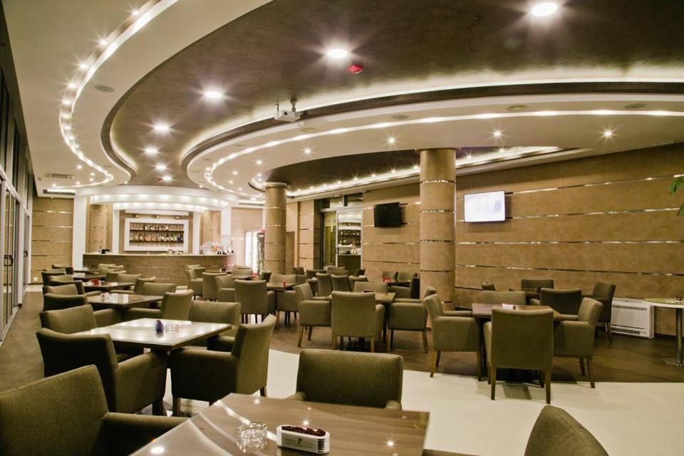 Hotel Oasis Podgorica Exterior photo