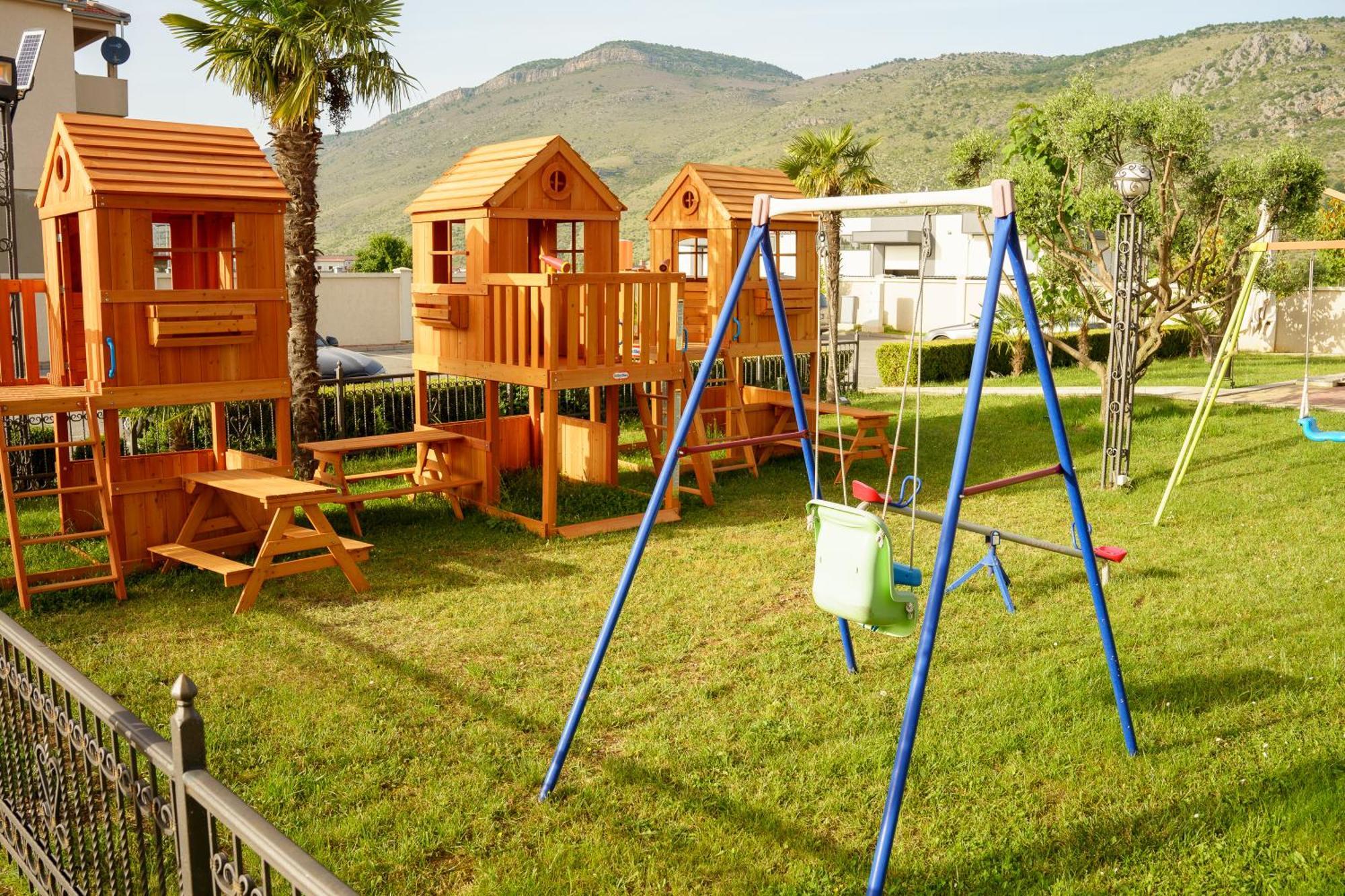 Hotel Oasis Podgorica Exterior photo