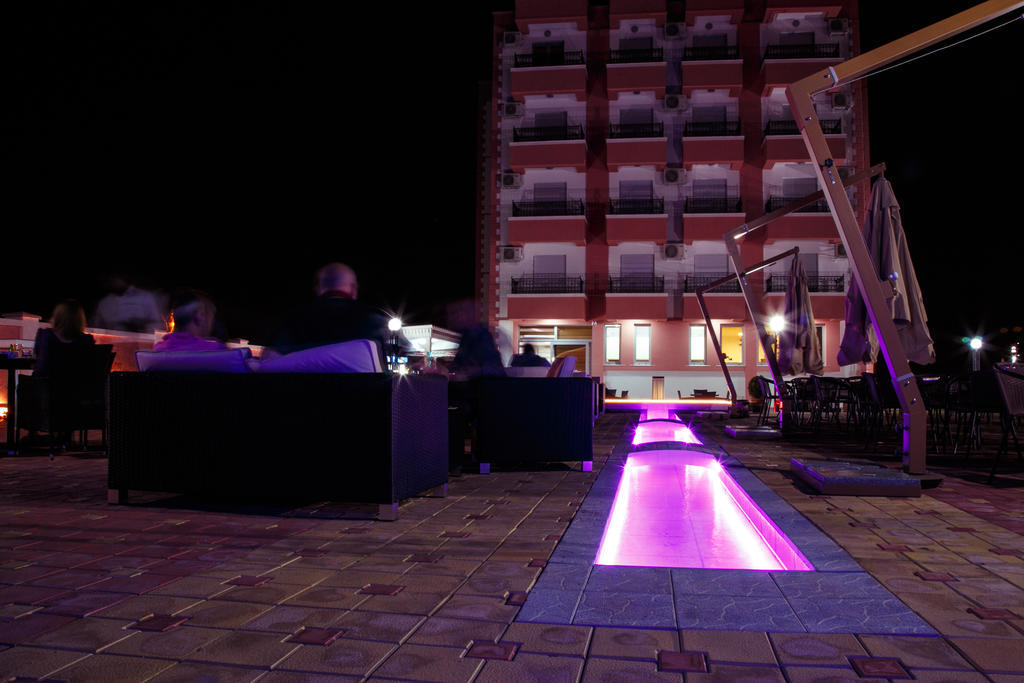 Hotel Oasis Podgorica Exterior photo